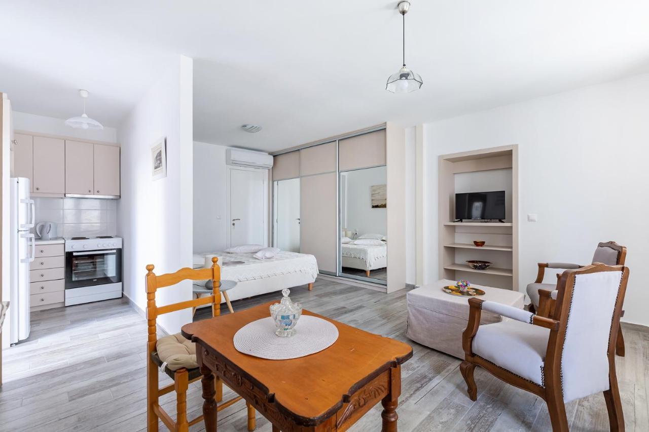 Syraino Apartment Skopelos Town Bagian luar foto