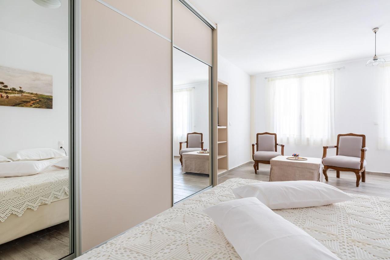 Syraino Apartment Skopelos Town Bagian luar foto
