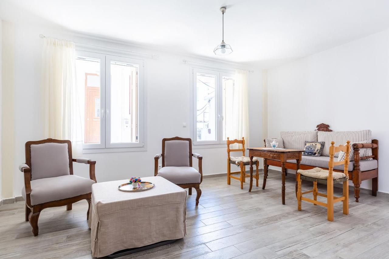 Syraino Apartment Skopelos Town Bagian luar foto
