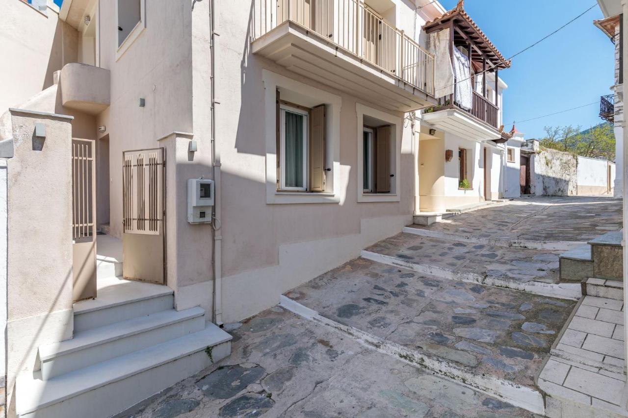 Syraino Apartment Skopelos Town Bagian luar foto